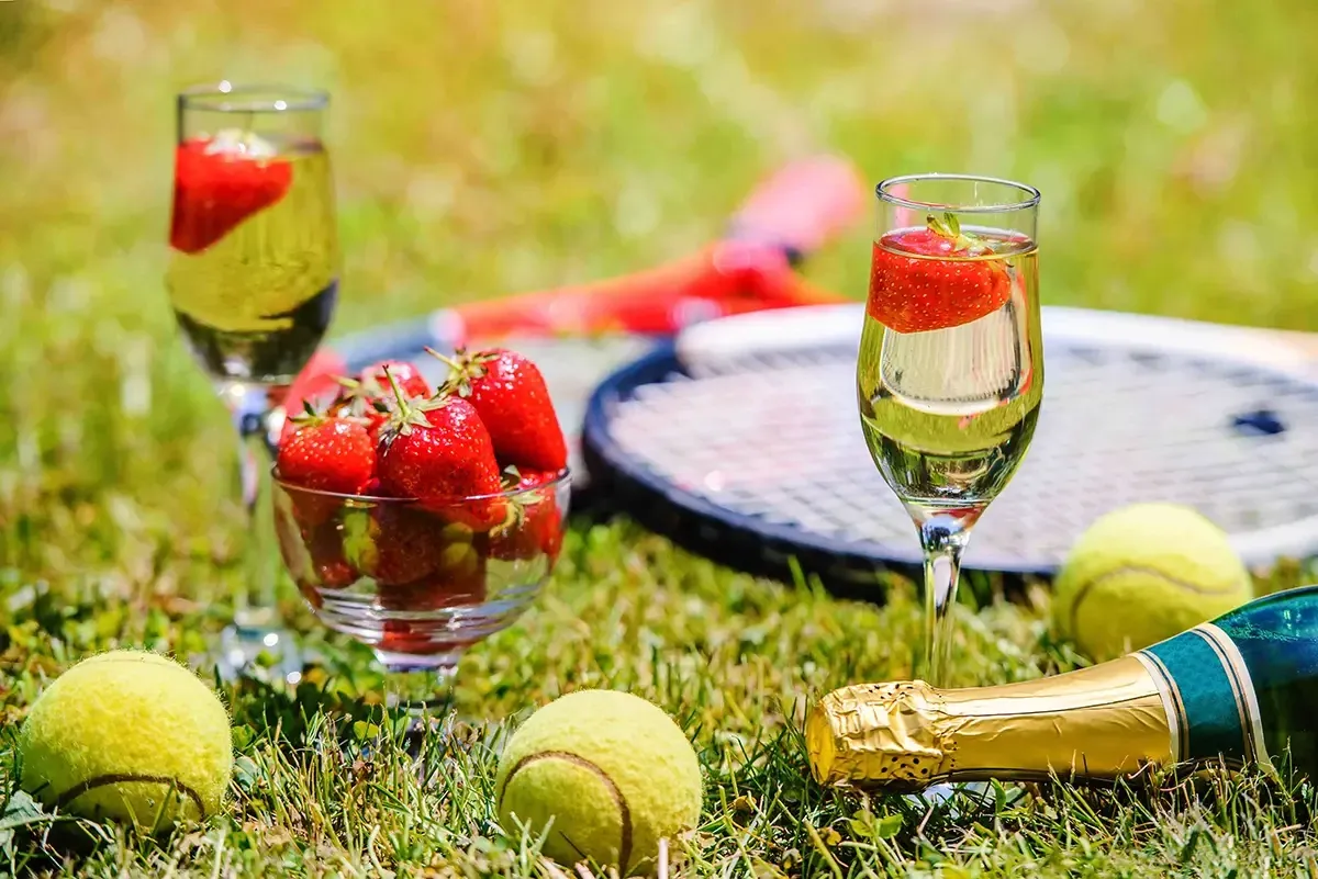 champagne and strawberries